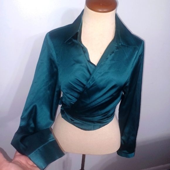 Beautiful Long Sleeve Wrap Shirt- W Sz Small - Picture 2 of 9